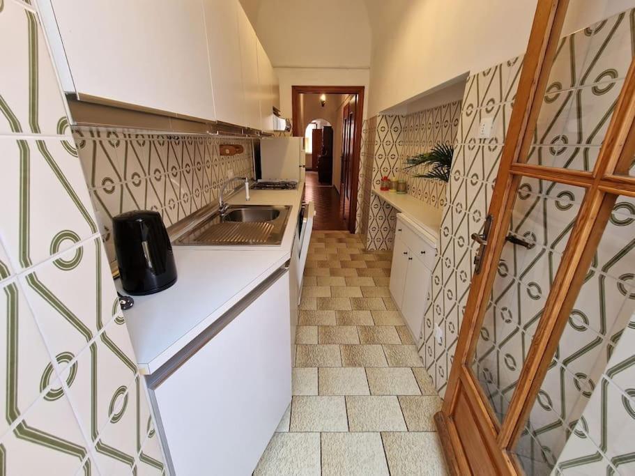 Silver Sands Finale Ligure - Traditional Apartment - 4 Beds & Terrace By The Beach Eksteriør billede