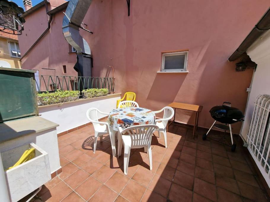 Silver Sands Finale Ligure - Traditional Apartment - 4 Beds & Terrace By The Beach Eksteriør billede