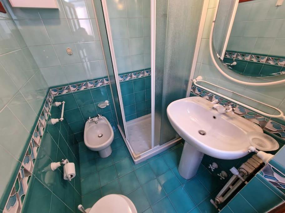 Silver Sands Finale Ligure - Traditional Apartment - 4 Beds & Terrace By The Beach Eksteriør billede