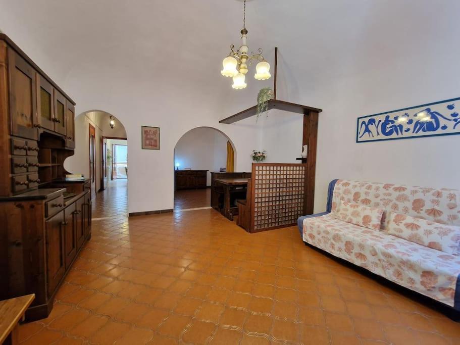 Silver Sands Finale Ligure - Traditional Apartment - 4 Beds & Terrace By The Beach Eksteriør billede