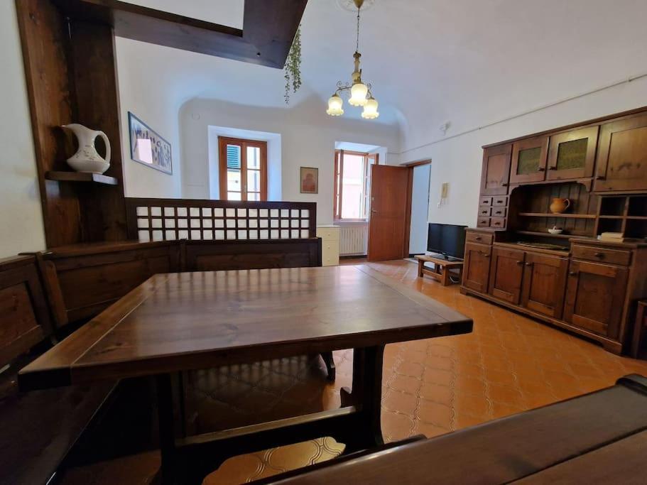 Silver Sands Finale Ligure - Traditional Apartment - 4 Beds & Terrace By The Beach Eksteriør billede