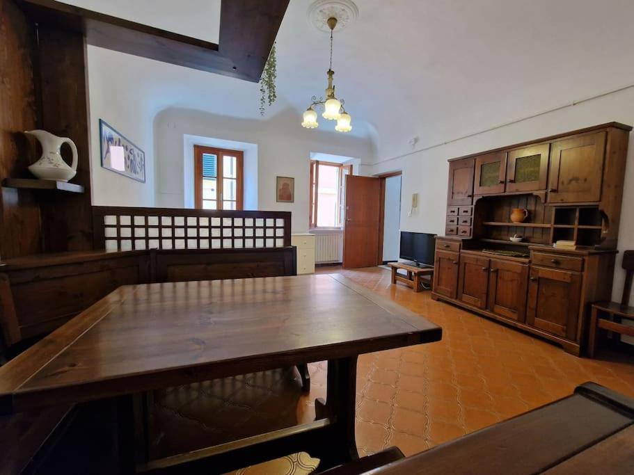 Silver Sands Finale Ligure - Traditional Apartment - 4 Beds & Terrace By The Beach Eksteriør billede